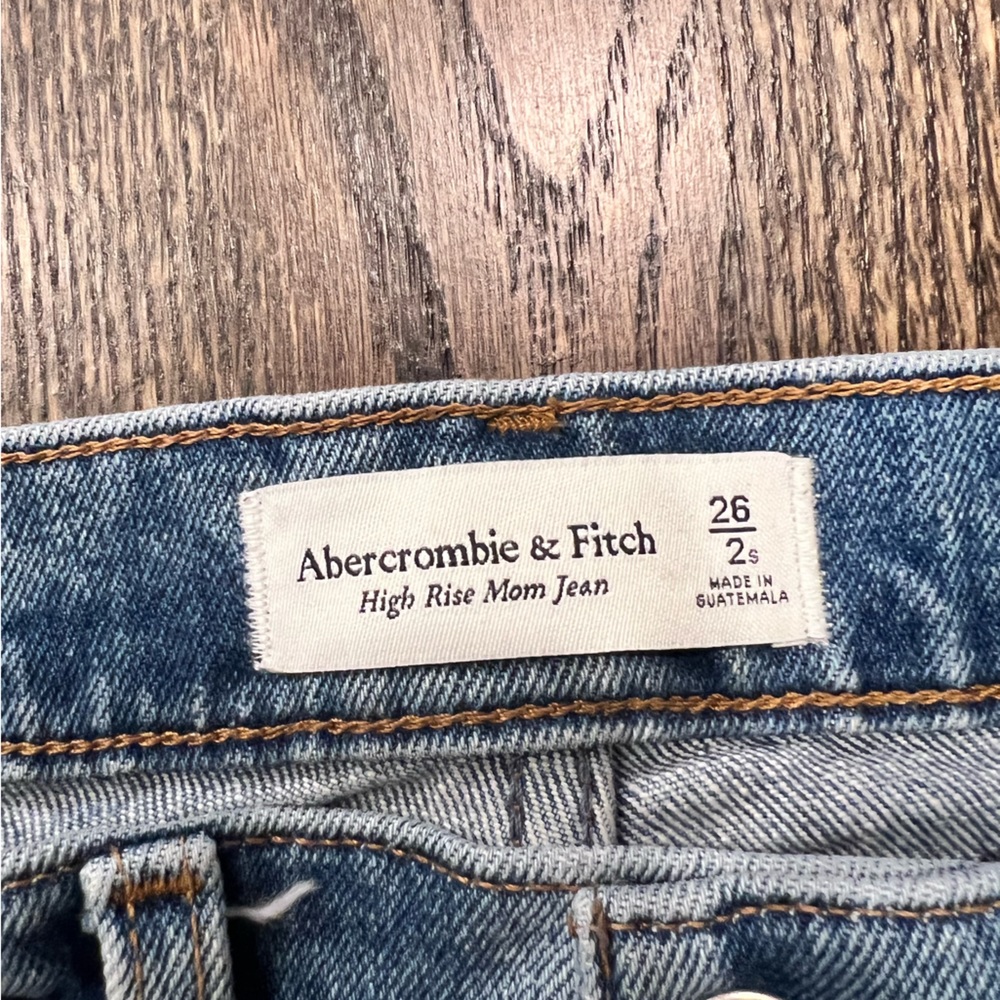 Abercrombie High Rise Mom Jean - Picture 3 of 3